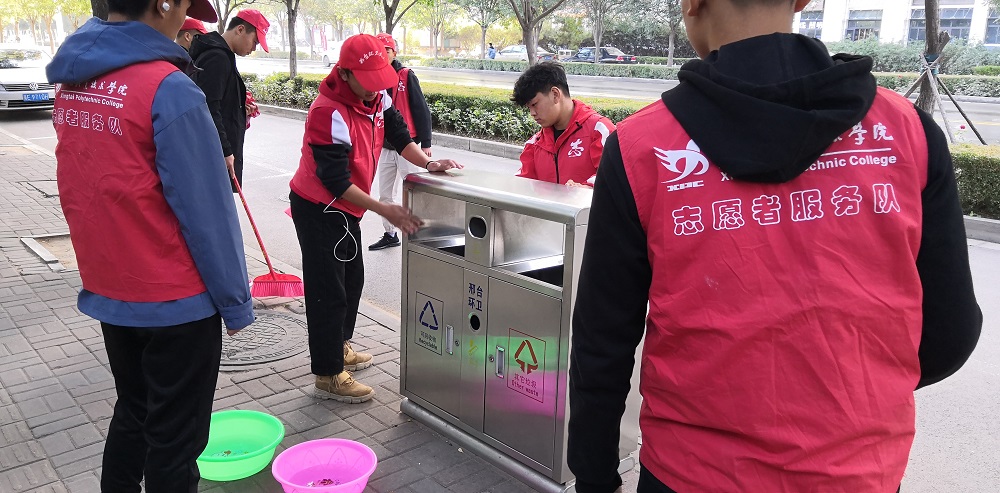 志愿服务3.jpg 志愿服务3.jpg