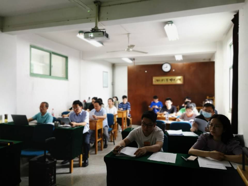 学生毕业答辩3.jpg