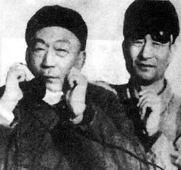 聂荣臻元帅（左）在现场指挥氢弹试验，右为张震寰。.jpg