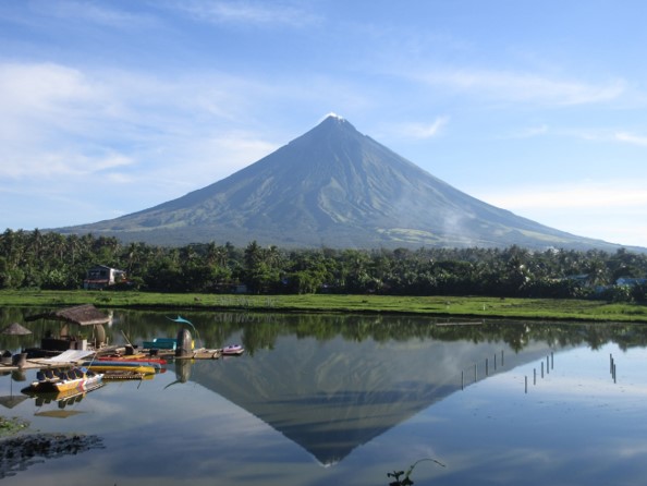 马荣火山.jpg