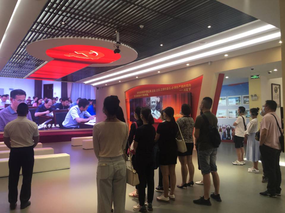 81BB4774073F7434A56EB06F076D111D.jpg 81BB4774073F7434A56EB06F076D111D.jpg