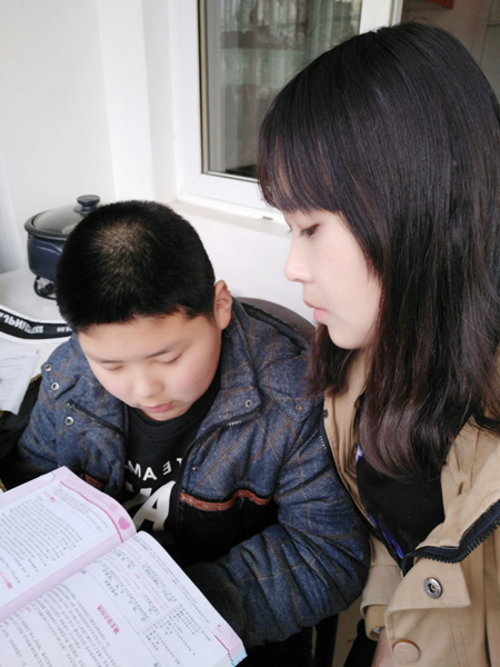 参与“小雏鹰”义务家教_副本.jpg 参与“小雏鹰”义务家教_副本.jpg