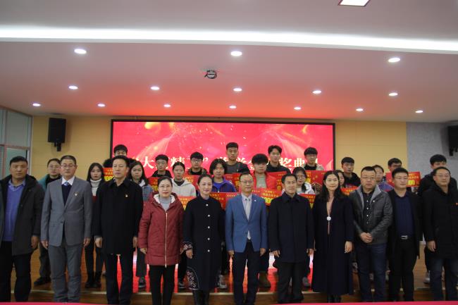 s_85cf569c4748c024.jpg s_85cf569c4748c024.jpg