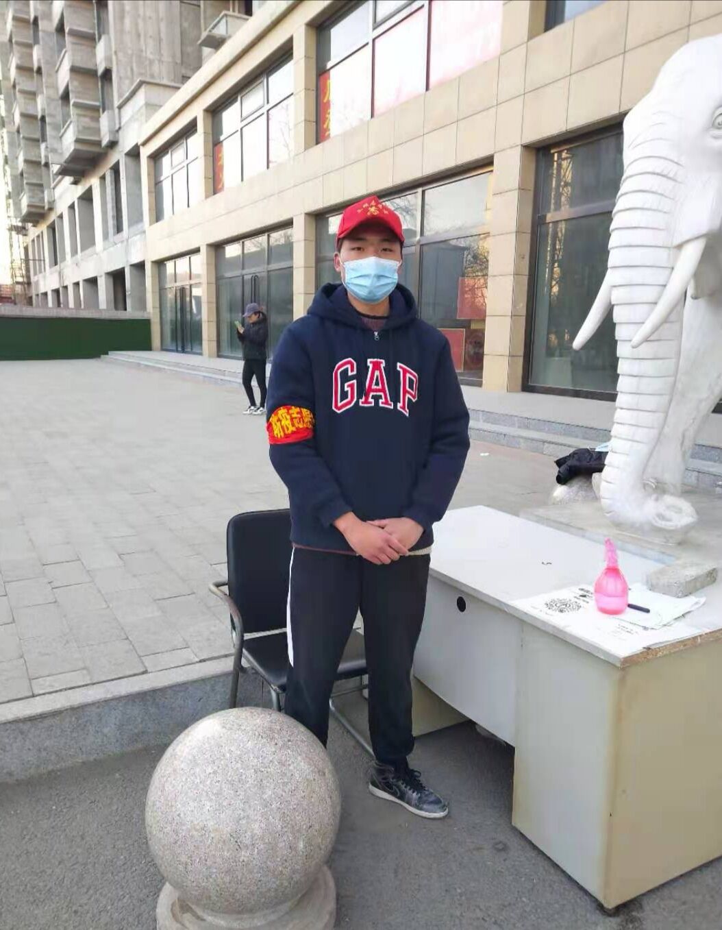 食品1921刘佳琪同学在河北省保定市涿州市北新家园协助社区做核酸检测 统计社区住户信息 完成社区防护工作