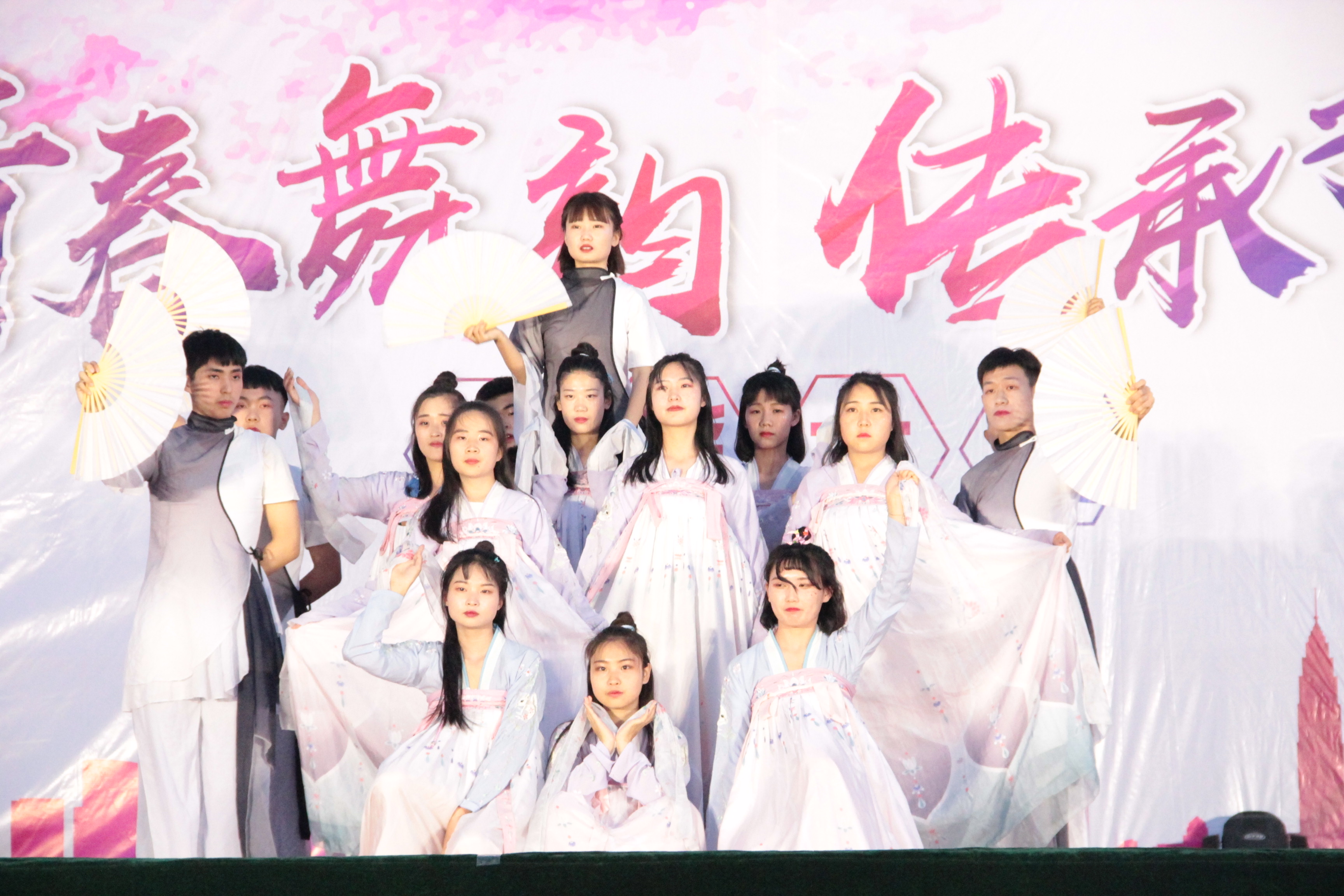 5材料工程系.JPG 5材料工程系.JPG