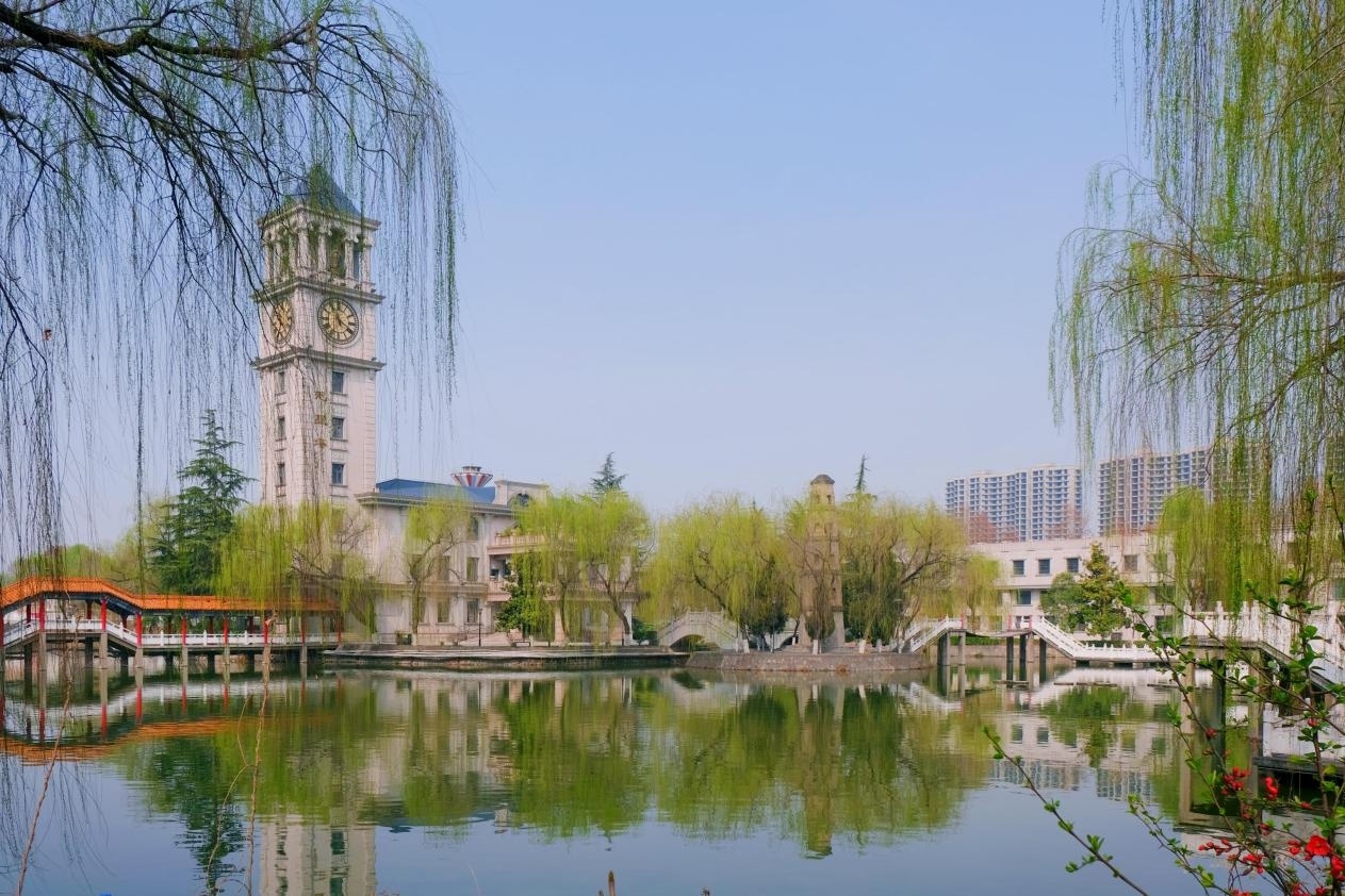 西安外事学院感恩春天遇见未来