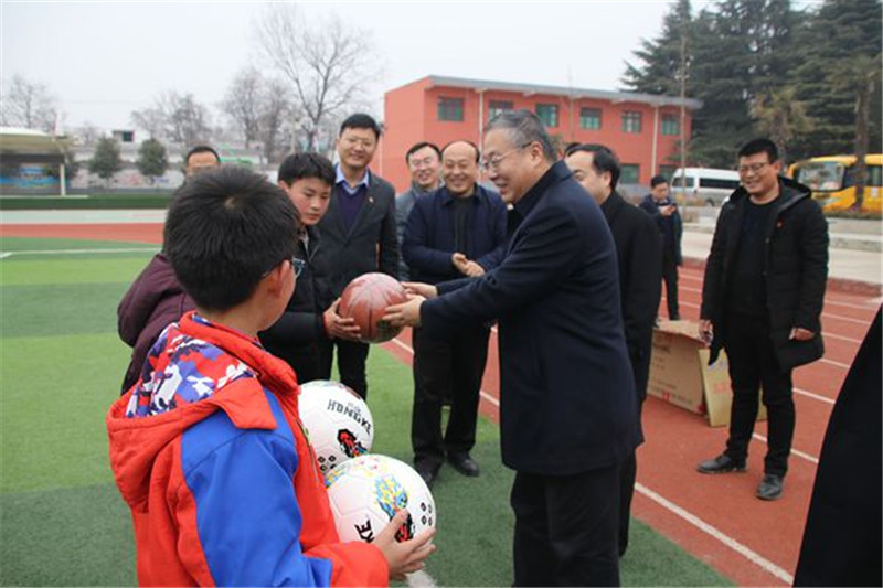 西工大党委副书记万小朋赴渭南线王村调研.jpg