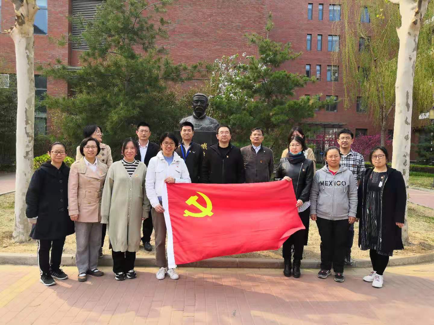 重温誓词1.jpg 重温誓词1.jpg