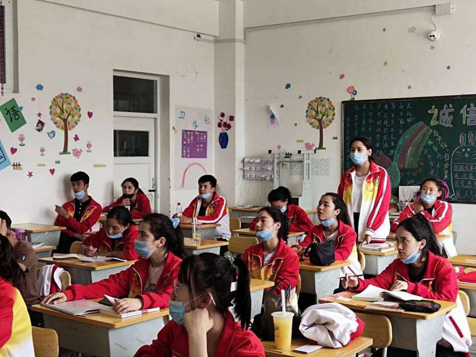 20高职学前教育3班团员代表发表感言.png 20高职学前教育3班团员代表发表感言.png