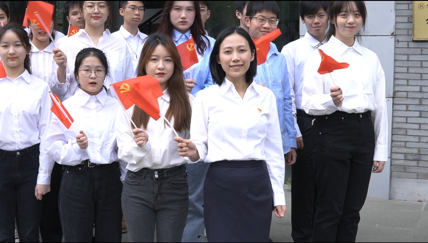 4.30 设计与艺术学院“学党史，跟党走，唱响主旋律”唱红歌活动3.jpg