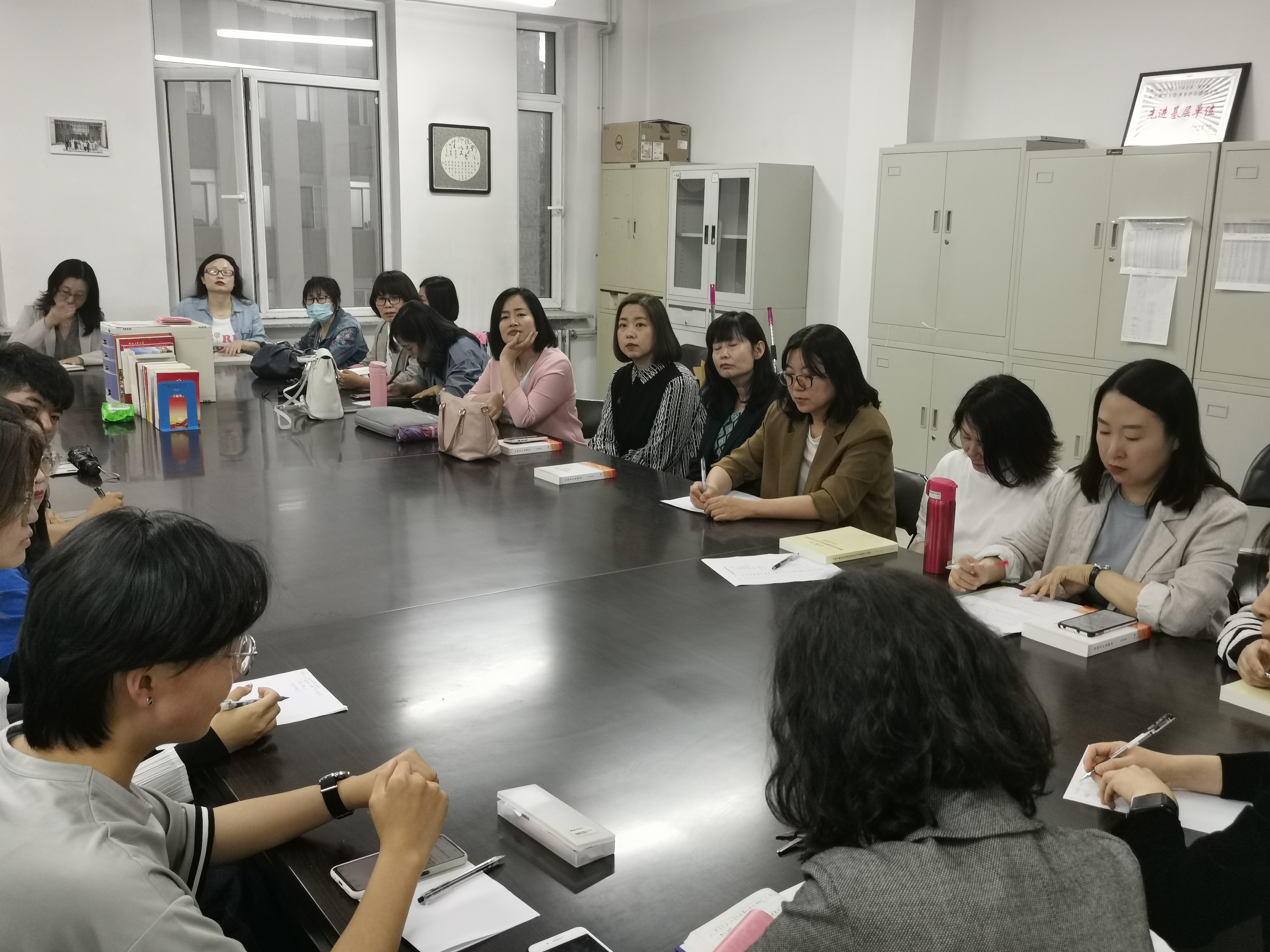 座谈会1.jpg