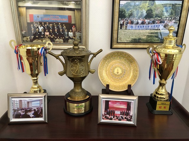 参观现场2.jpg 参观现场2.jpg