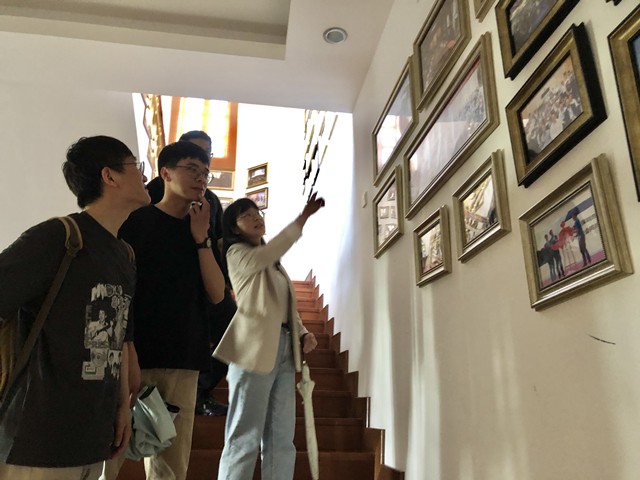 参观现场3.jpg 参观现场3.jpg