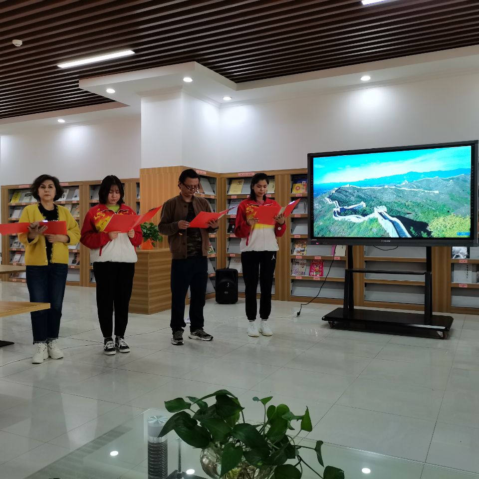 样板党支部建设图片展示系列6：文化润疆 翰墨飘香-与图书馆开展共建活动