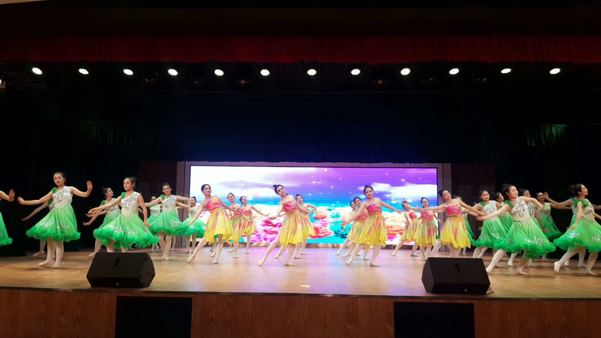 样板党支部建设图片展示系列6：文化润疆 翰墨飘香-迎新晚会