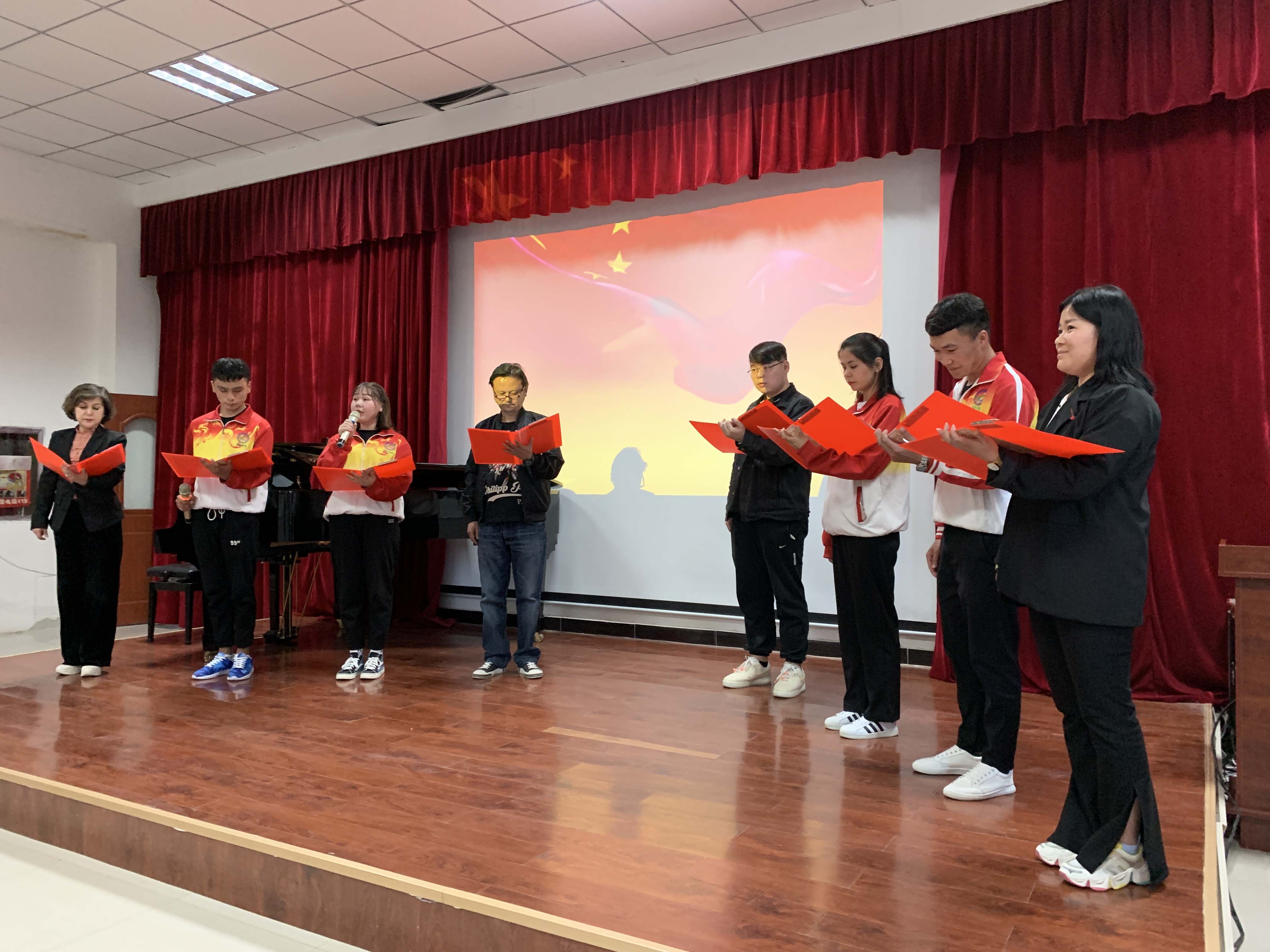 样板党支部建设图片展示系列6：文化润疆 翰墨飘香-以文会友