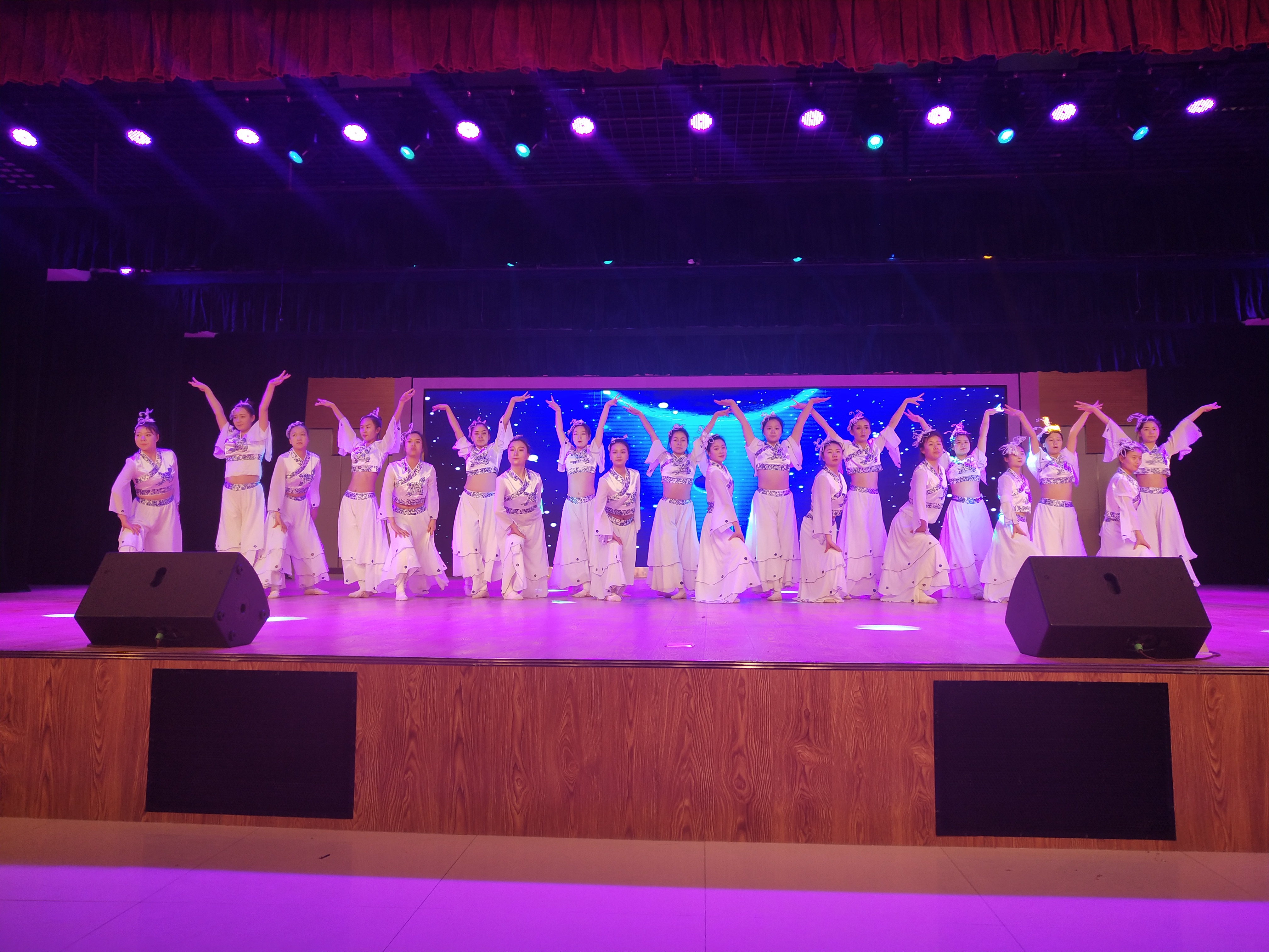 样板党支部建设图片展示系列6：文化润疆 翰墨飘香-迎新晚会