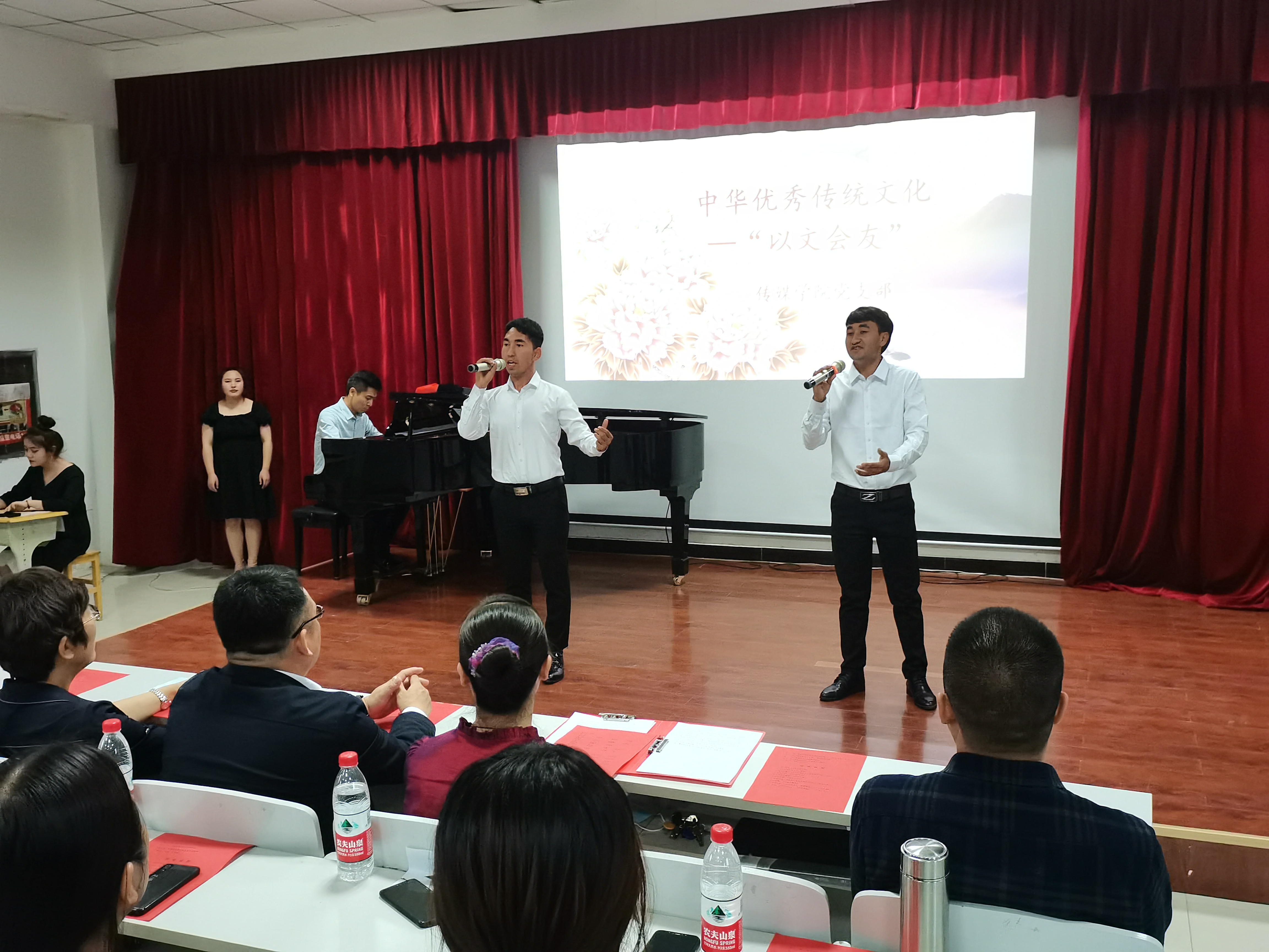 样板党支部建设图片展示系列6：文化润疆 翰墨飘香-以文会友