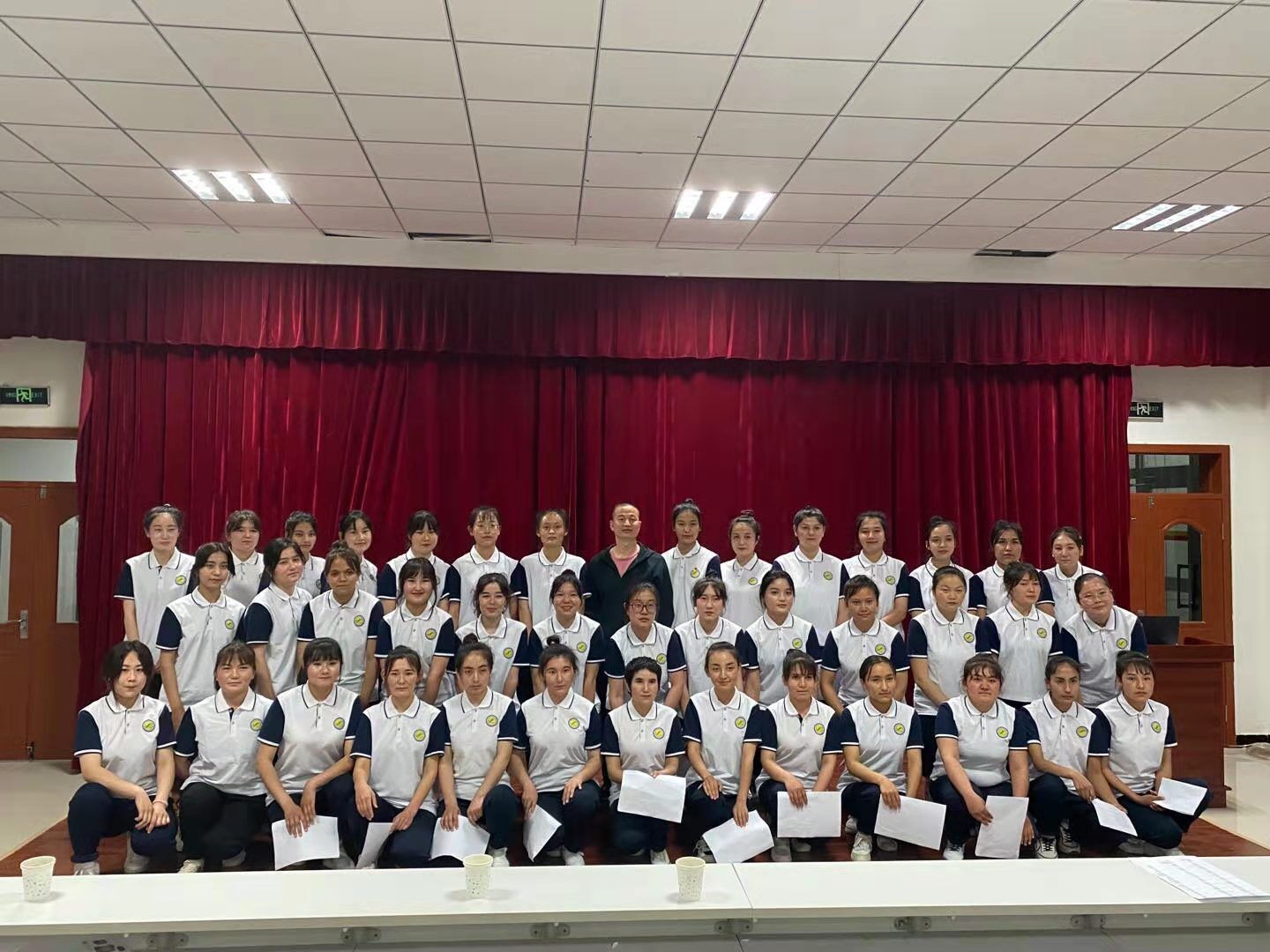 样板党支部建设图片展示系列6：文化润疆 翰墨飘香-开展党建带群团活动