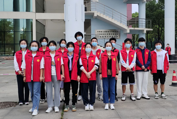 江西财经大学统计学院学生积极参与“劳动教育宣传月”活动