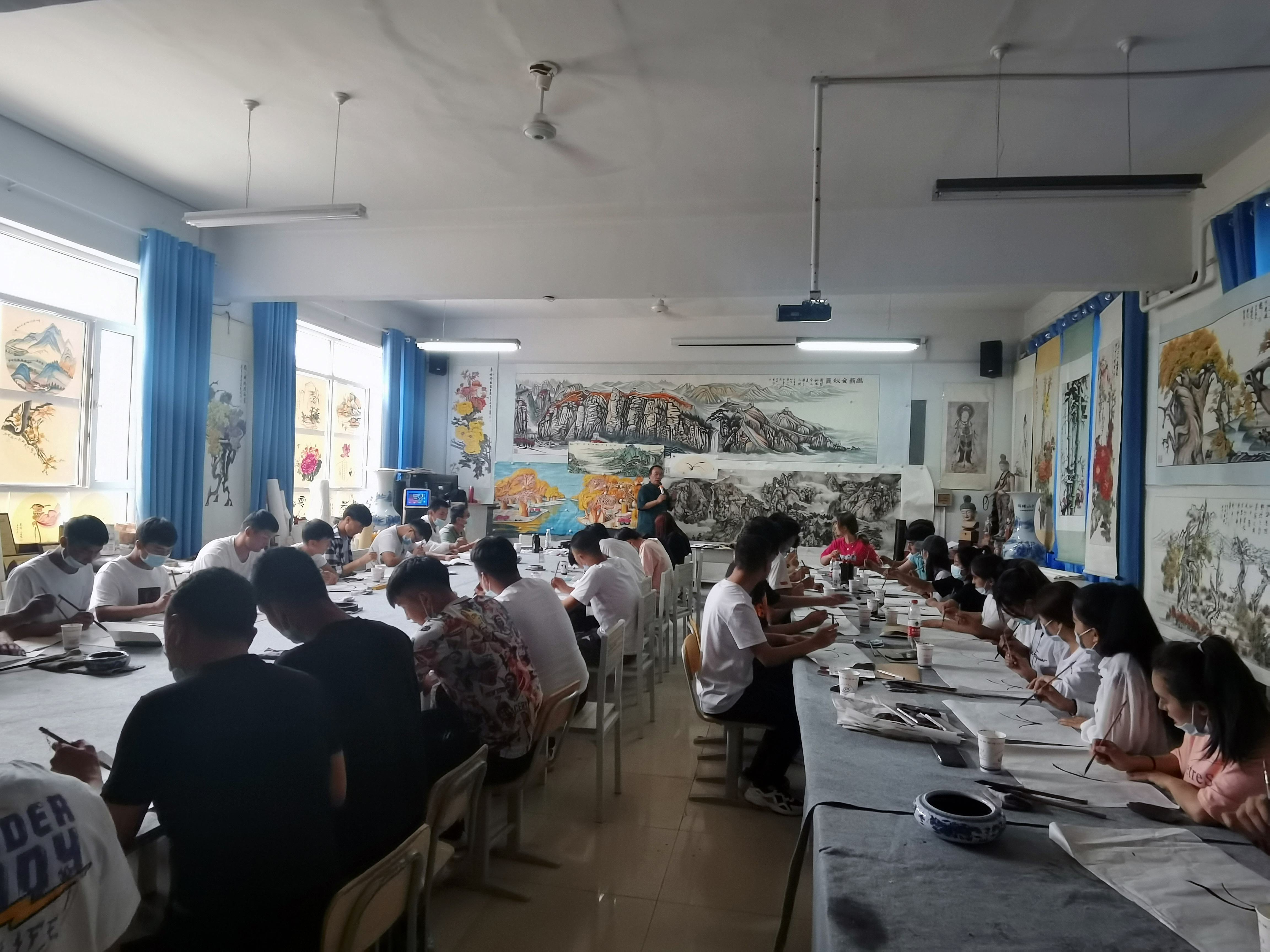 推进文化润疆实践-开展优秀中华传统文化进校园活动1