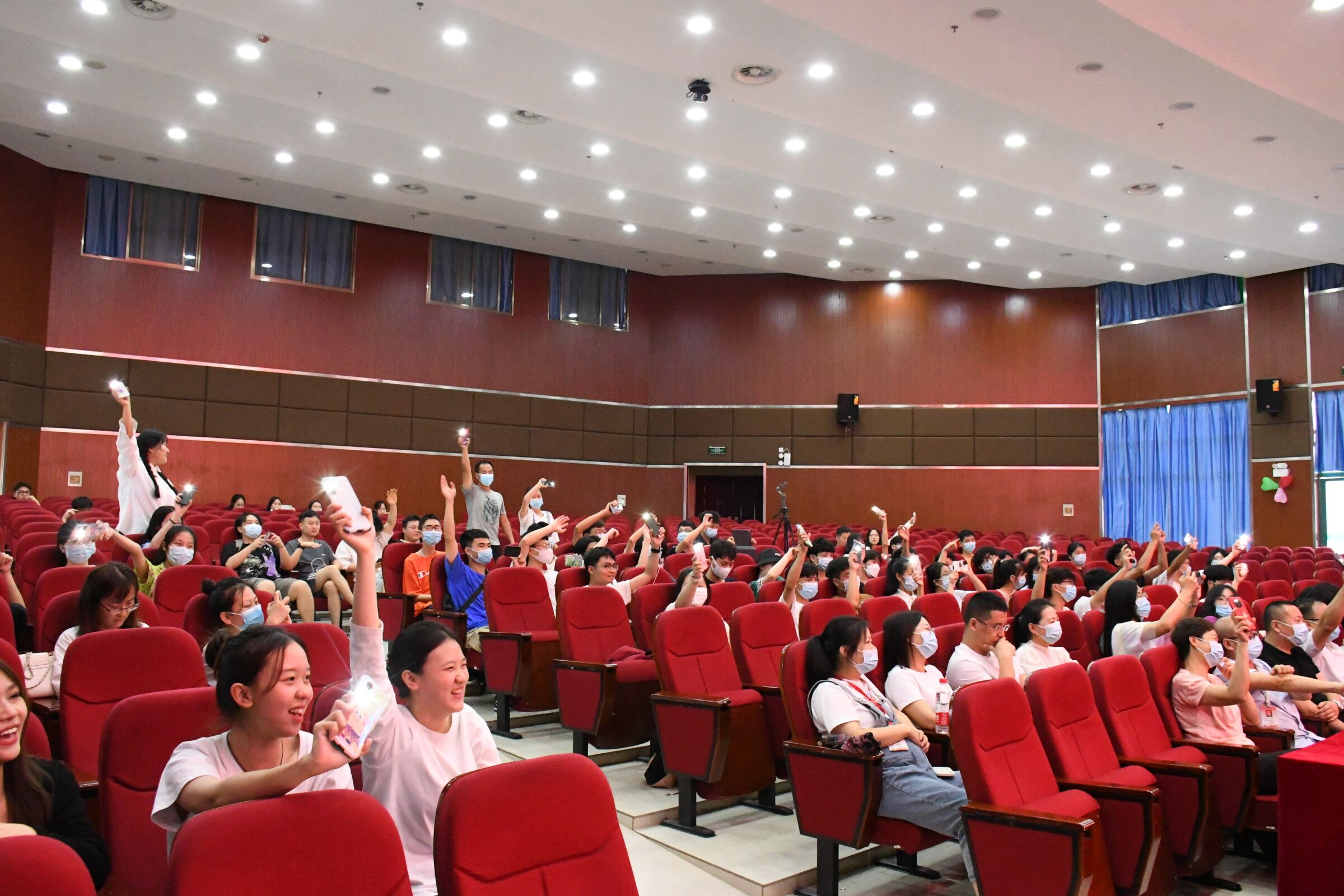 6毕业典礼现场.png 6毕业典礼现场.png