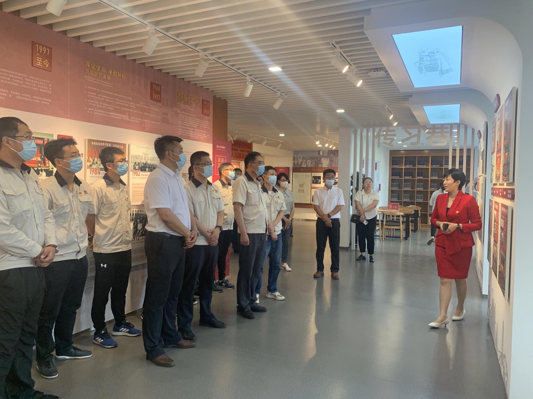 组织生活馆学习1.jpg 组织生活馆学习1.jpg