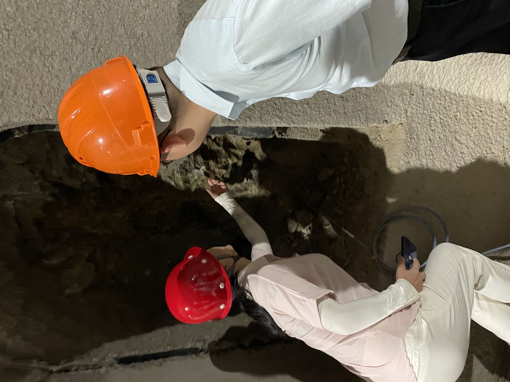 谢丛姣-掌子面中探岩性