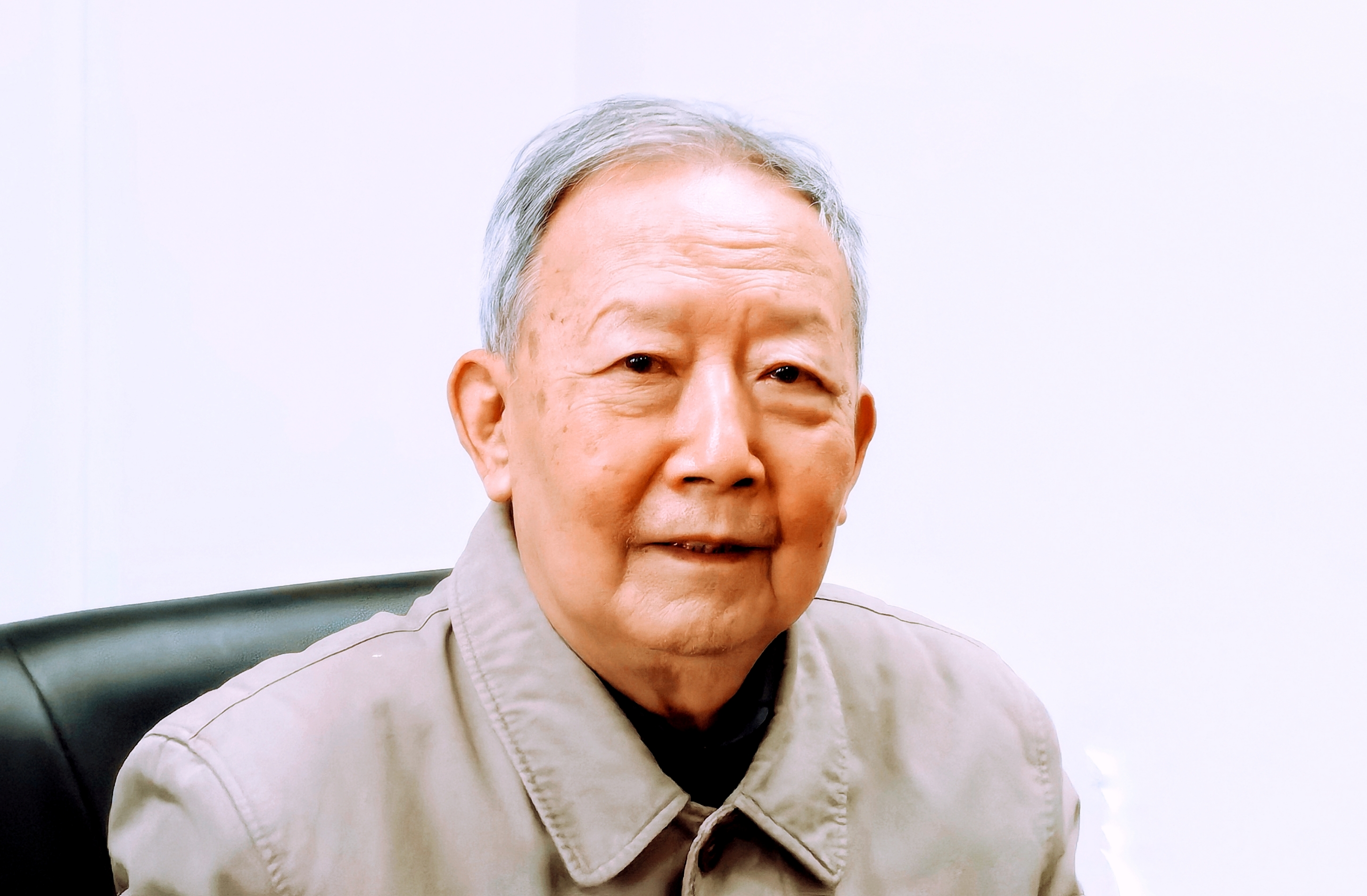 张甲民.jpg 张甲民.jpg