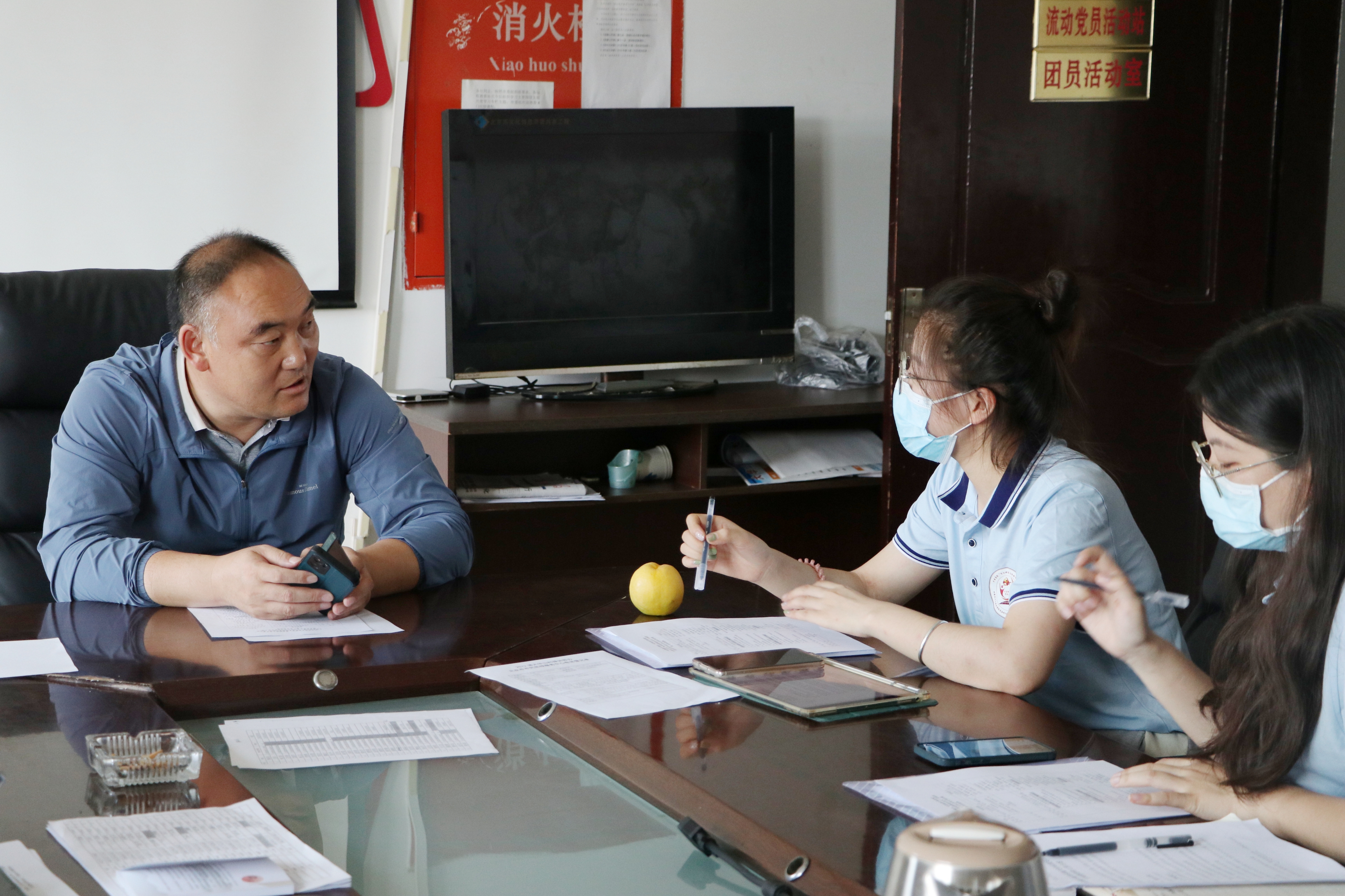 01-中国农业大学-植物速生技术实践团成员与大华山领导班子开展座谈会.JPG