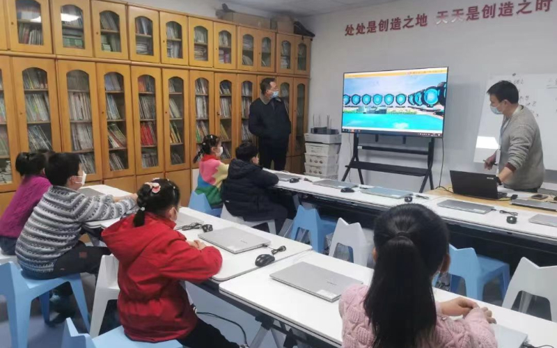淮南师范学院助力第一附属小学建成人工智能实验室