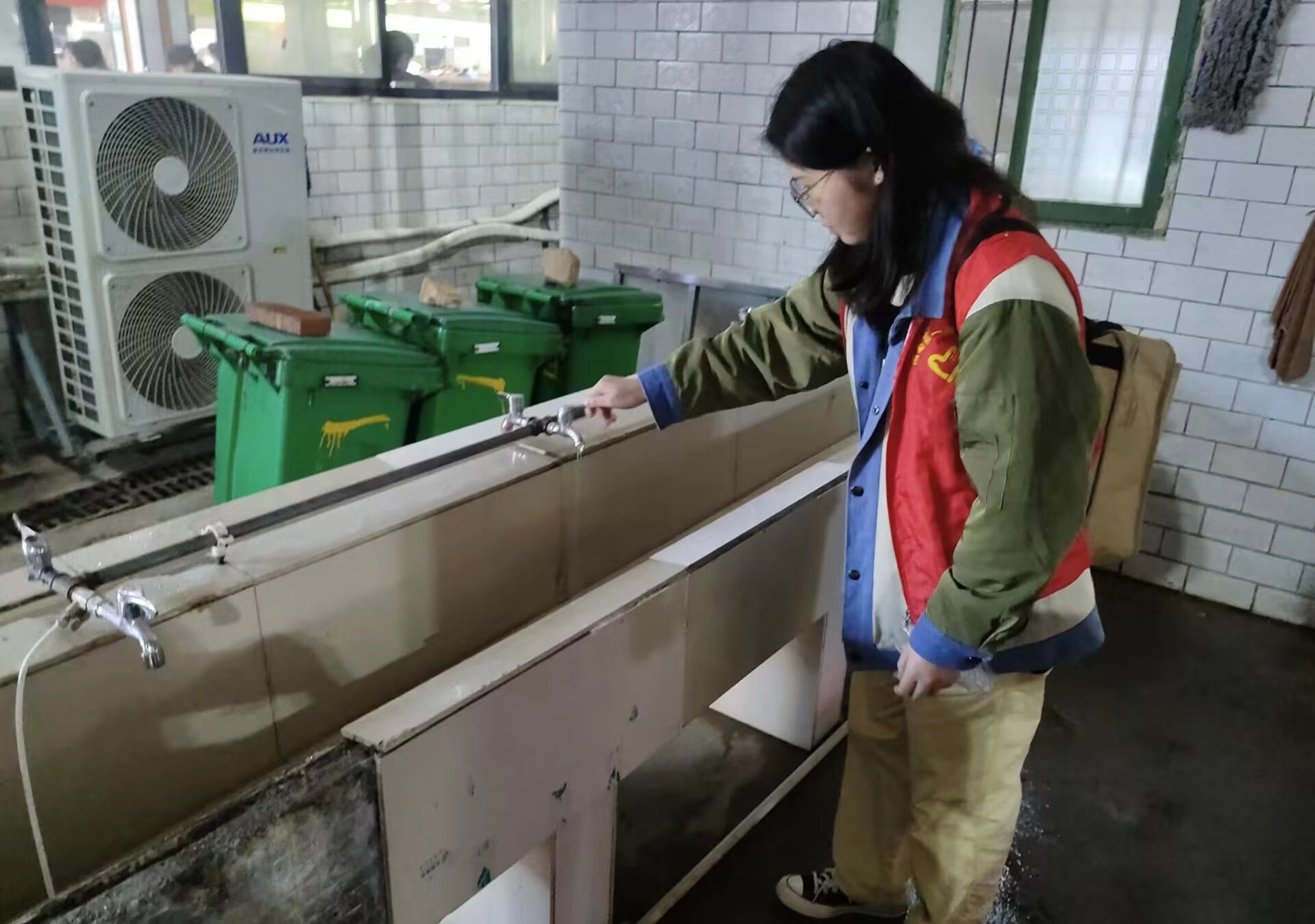 照片4.jpg 照片4.jpg