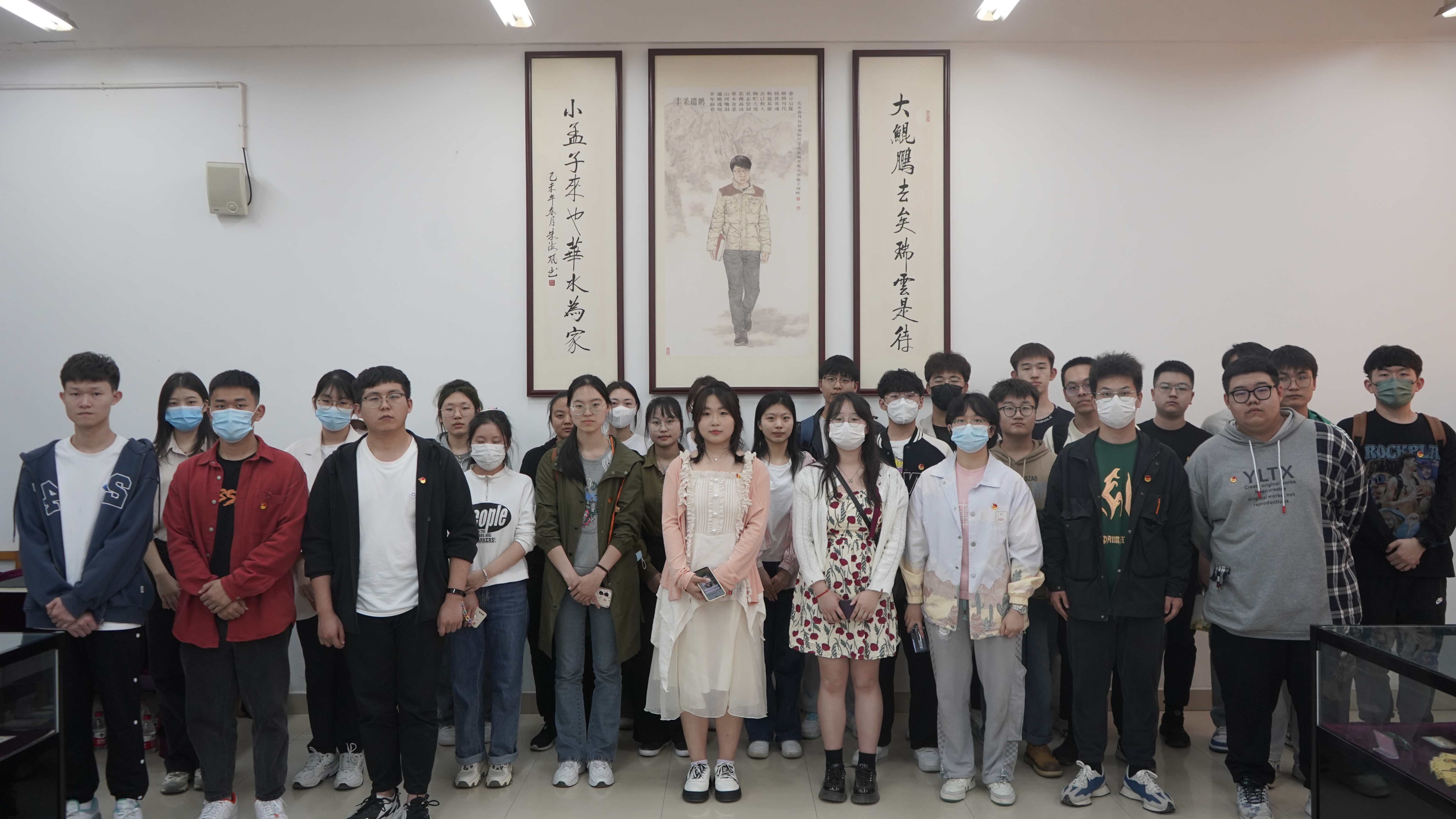 08学生第一党支部开展“学习雷锋精神，传承瑞鹏精神”主题党日活动