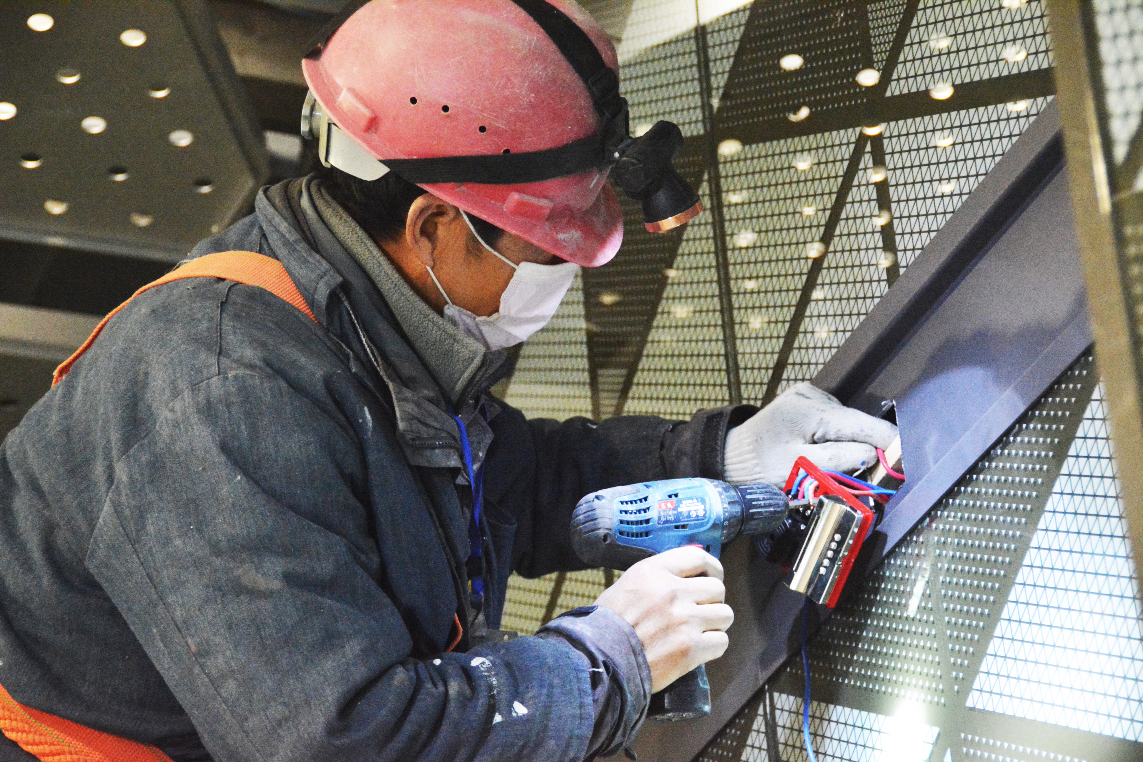 4-4 建设者之歌  接送光明.JPG