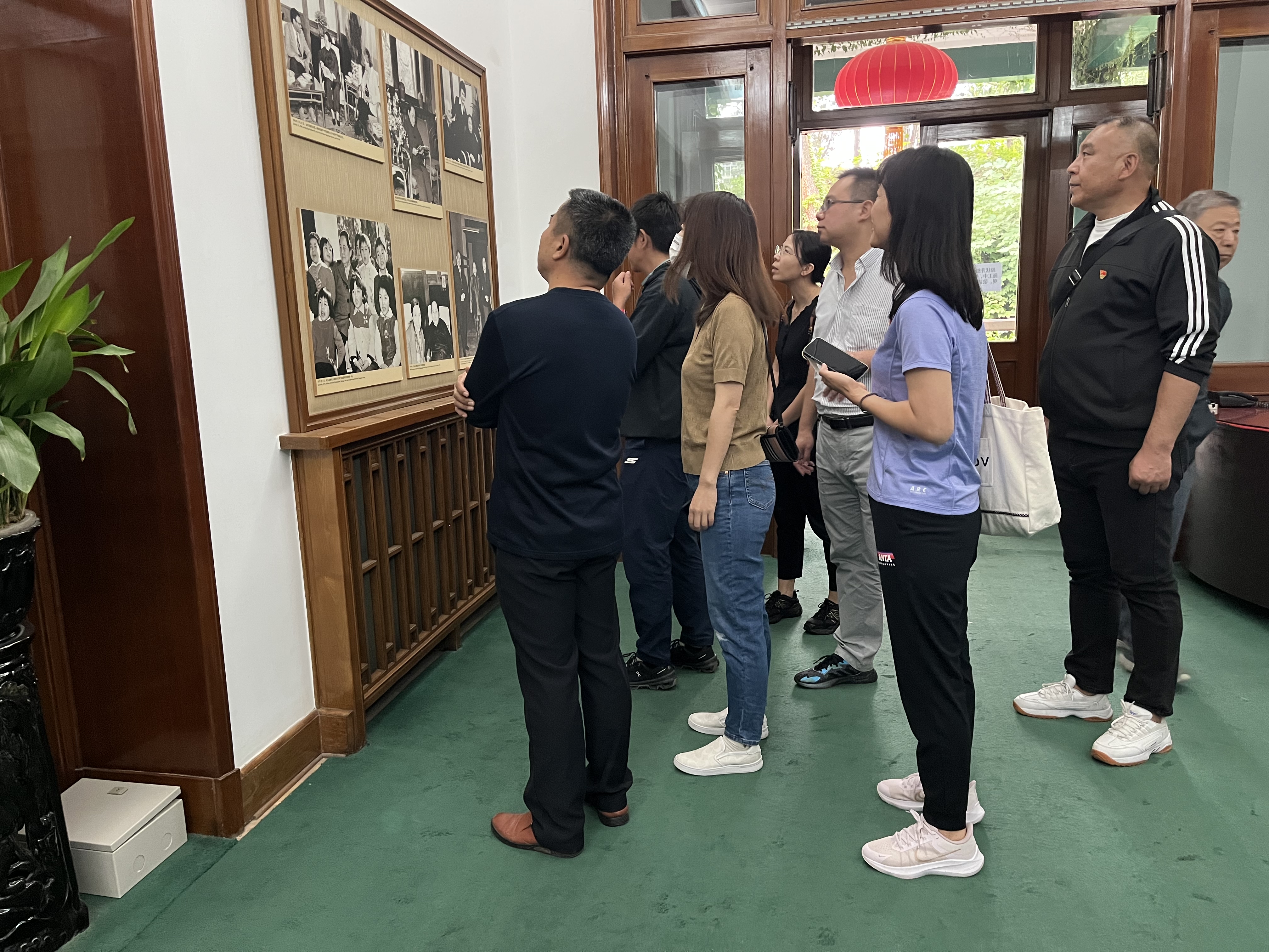 20230927 公寓管理部党支部组织参观宋庆龄同志故居 (3).jpg