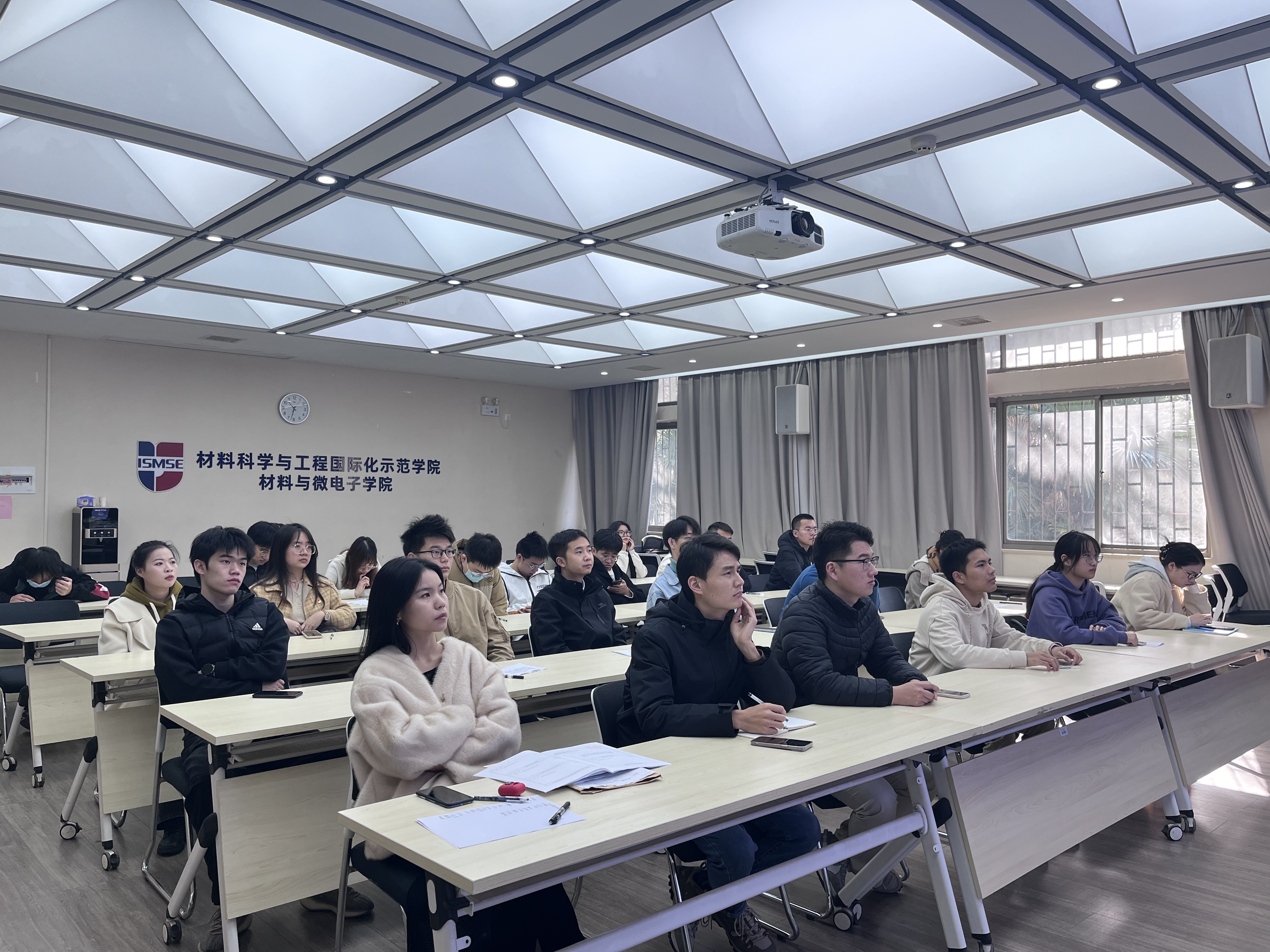 图二(全体成员).jpg 图二(全体成员).jpg