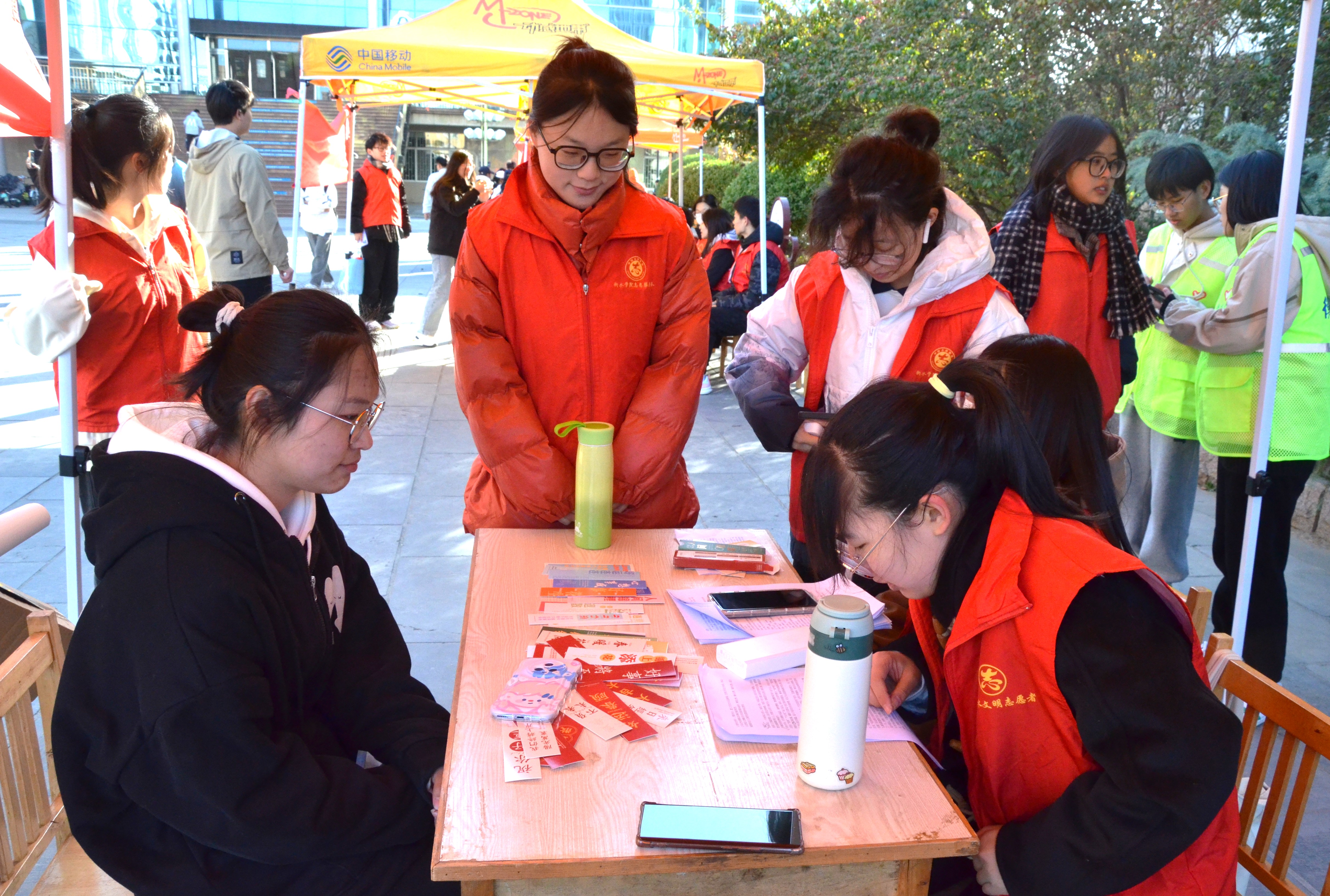 eb99fd74b48a1425fa559feb1d589bd.jpg eb99fd74b48a1425fa559feb1d589bd.jpg