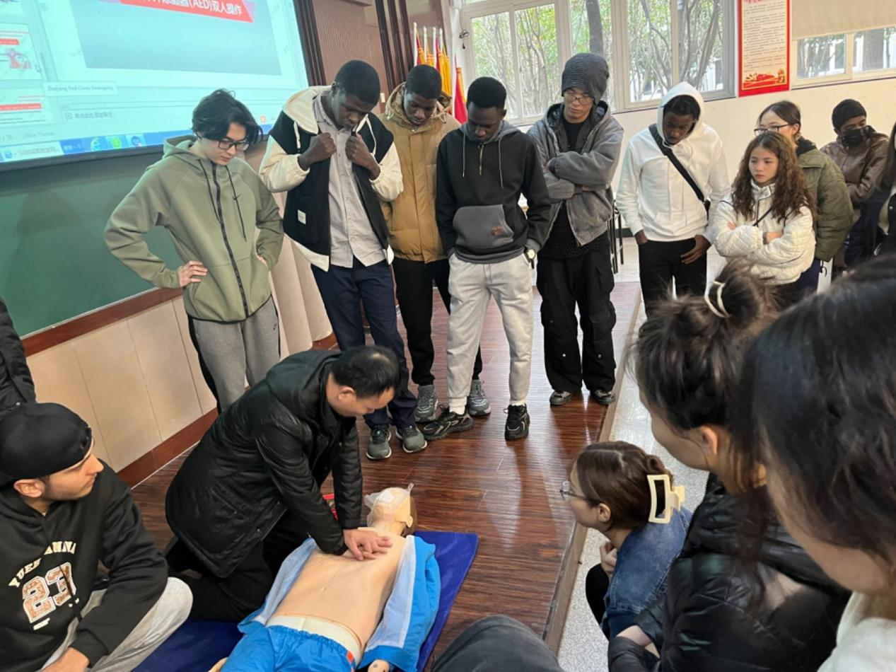 图片2.png 图片2.png