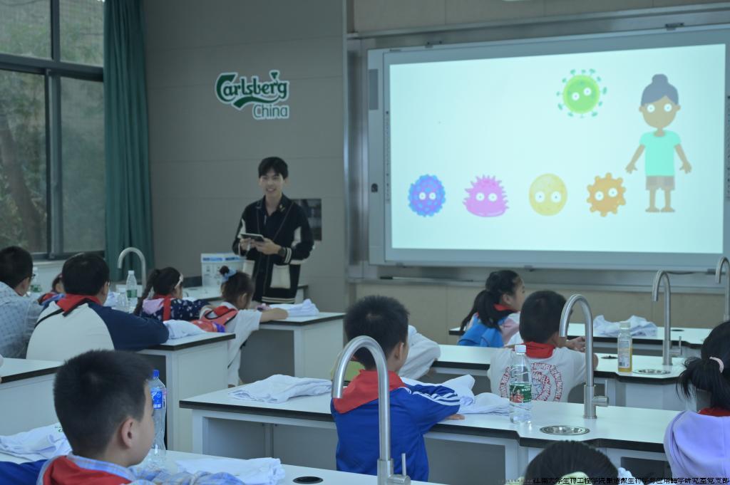 科普讲座现场.jpg 科普讲座现场.jpg