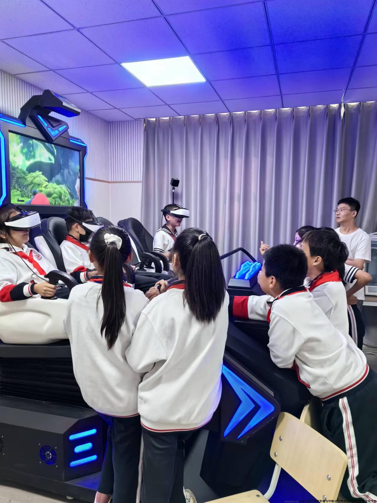 地震模拟体验.jpg 地震模拟体验.jpg