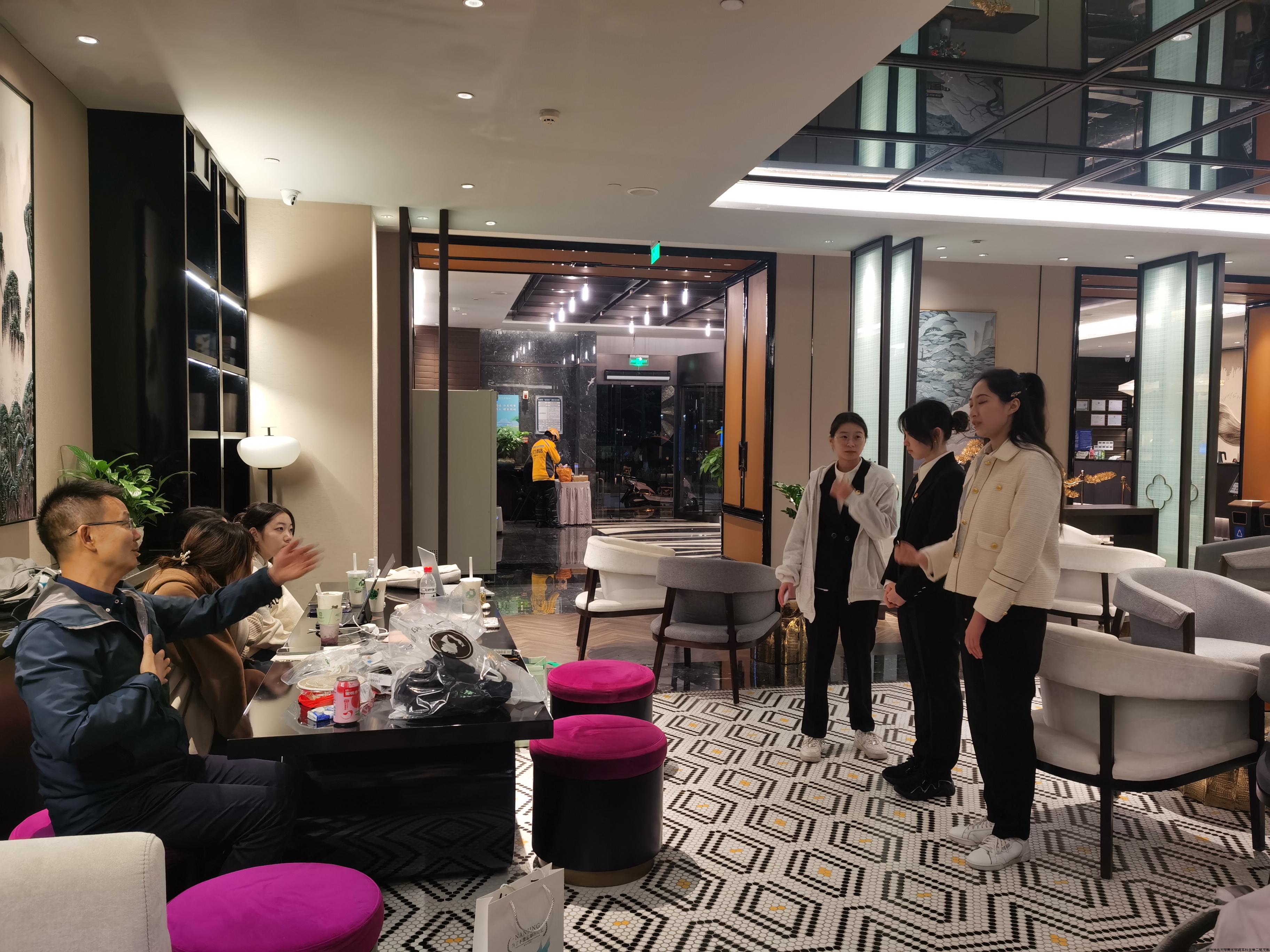 师生酒店大堂打磨演练.jpg