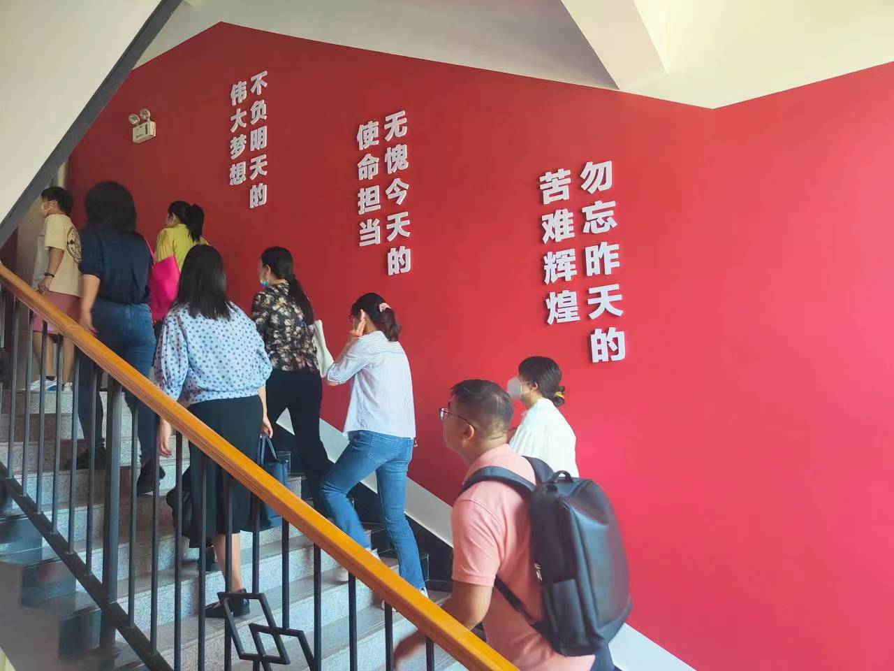 a6be97bb9915a35ff7f195b2d267ead.jpg a6be97bb9915a35ff7f195b2d267ead.jpg