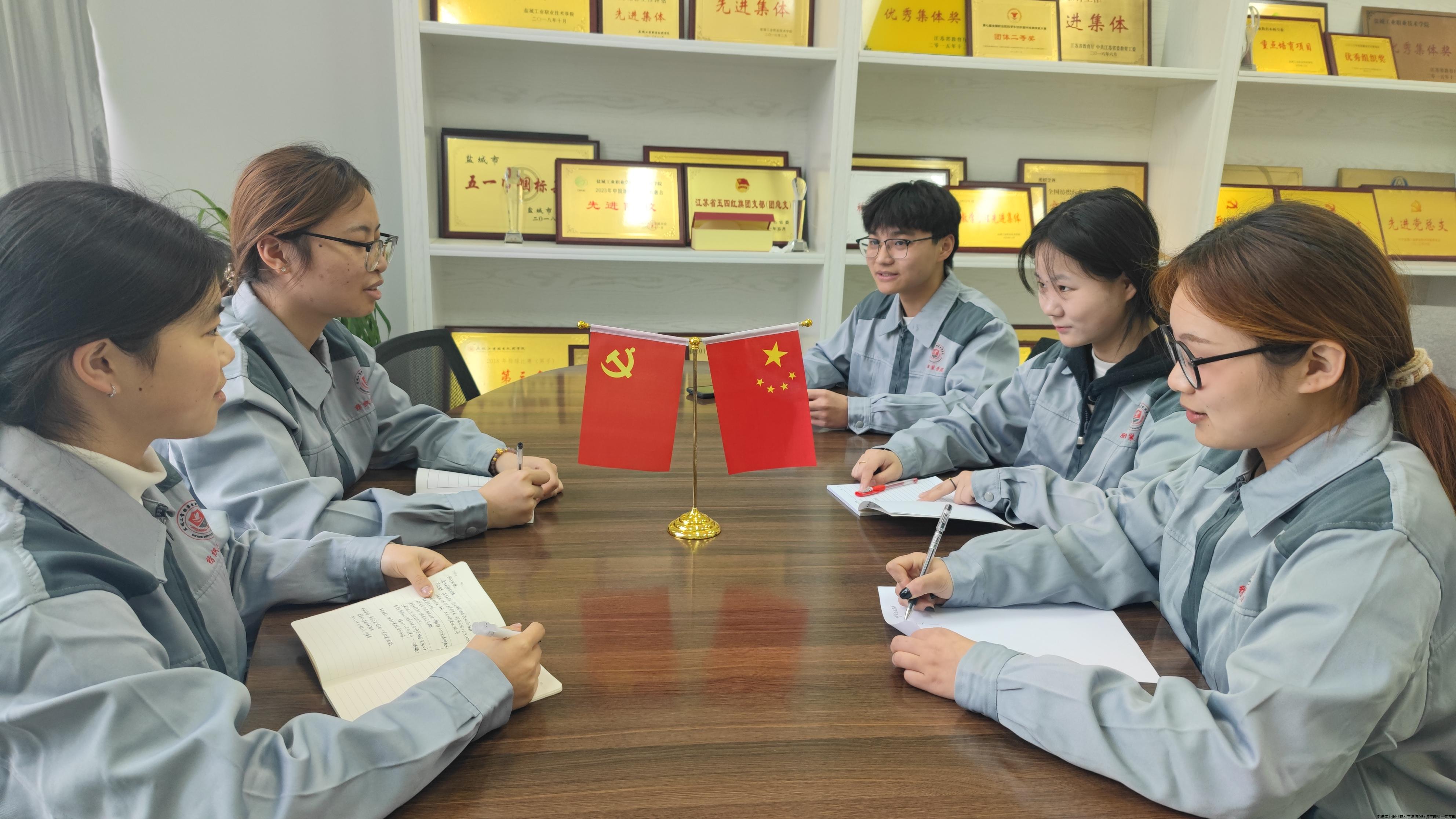 仿生羽绒1.jpg 仿生羽绒1.jpg