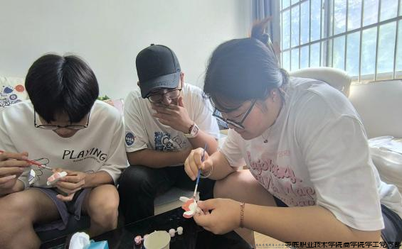 图片2.png 图片2.png