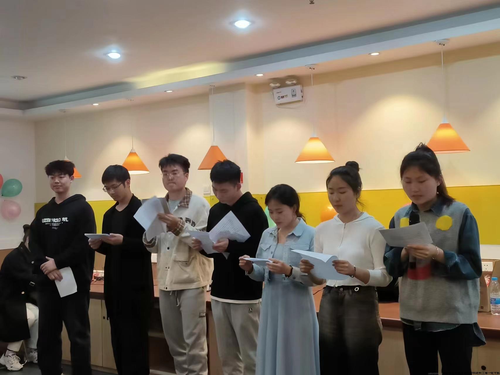 “学子诵读新思想,领袖教诲记心间”经典诵读.jpg “学子诵读新思想,领袖教诲记心间”经典诵读.jpg