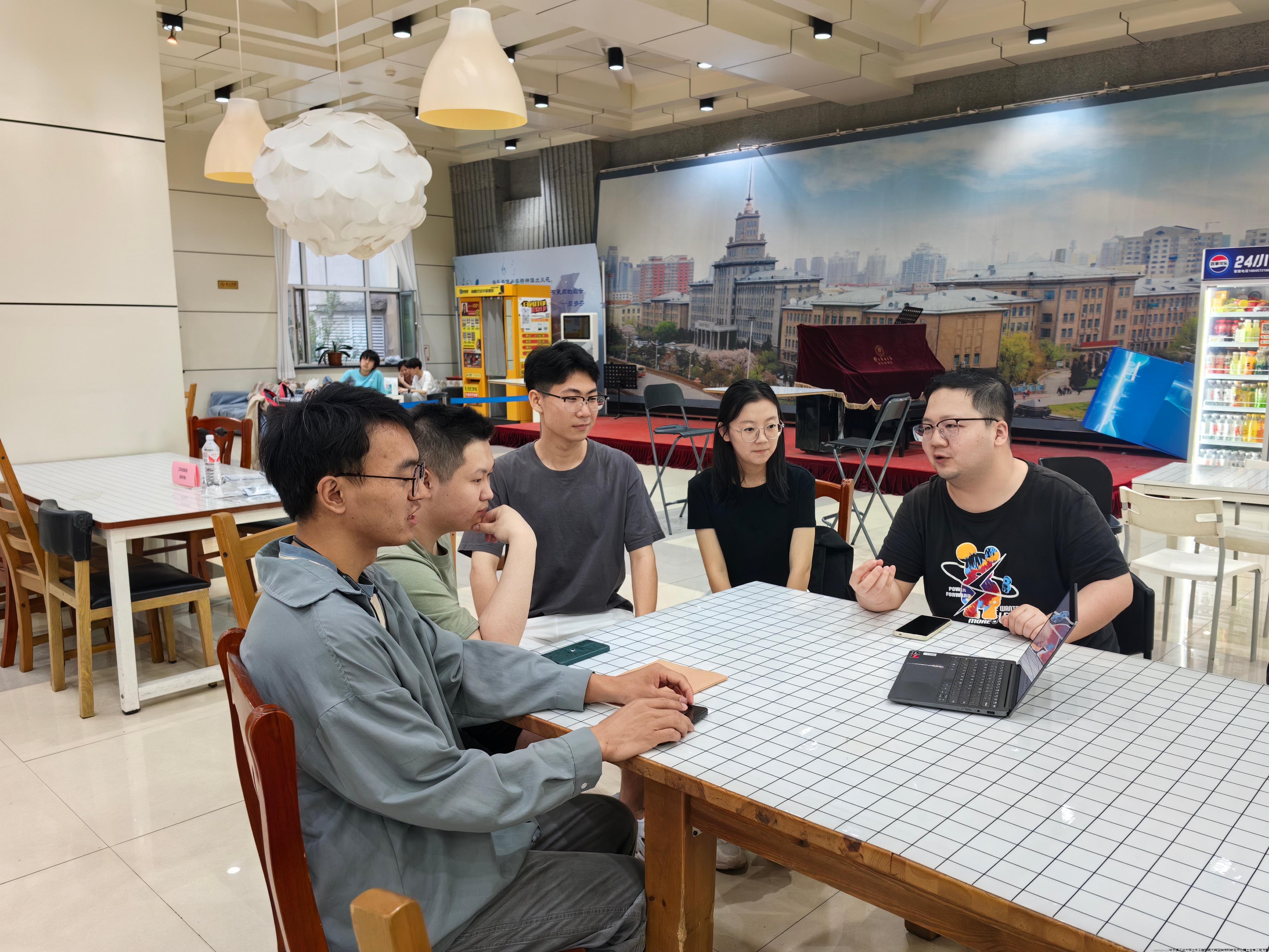 实习行前培训会.jpg 实习行前培训会.jpg