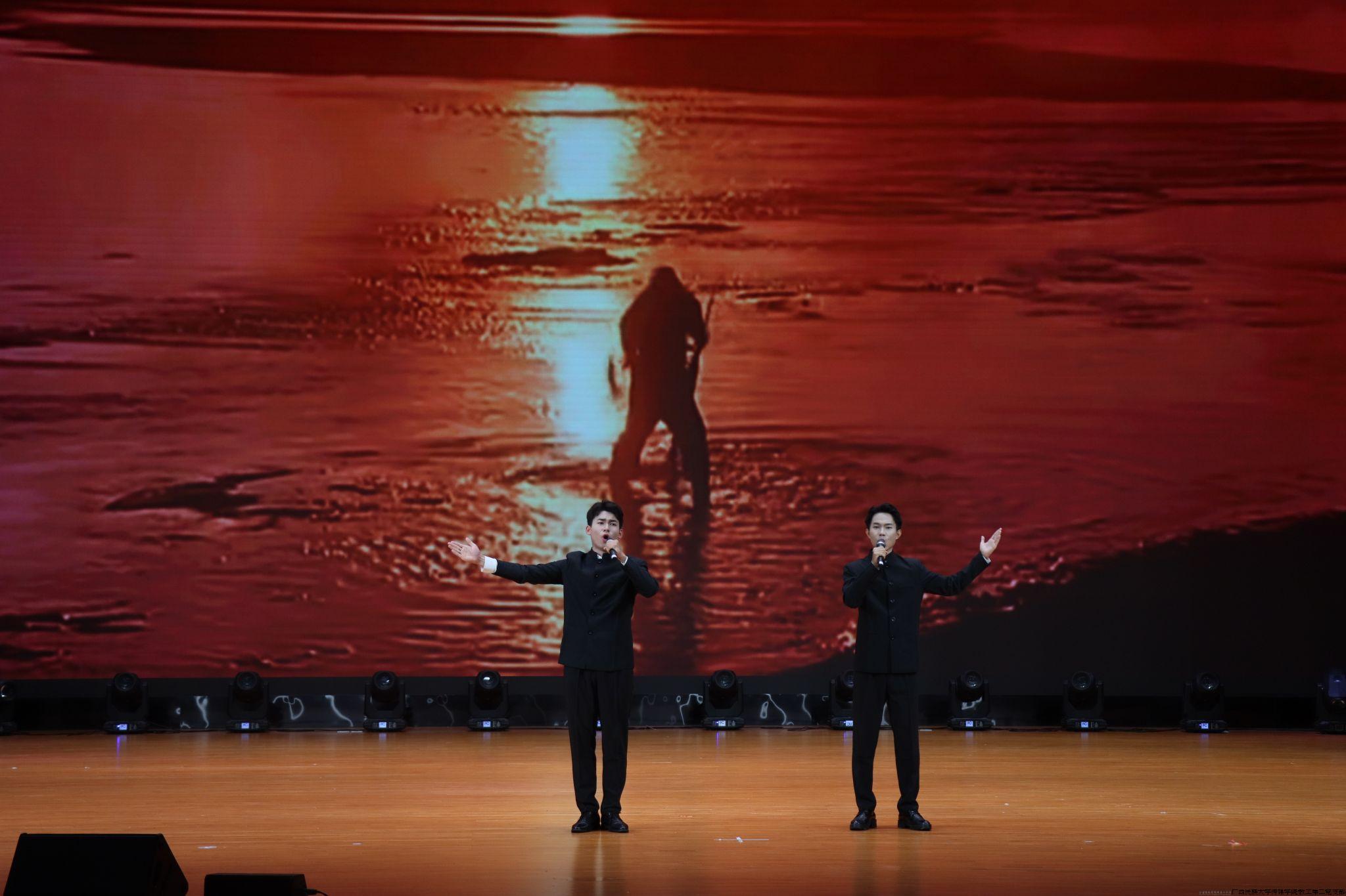 专业集体组邓博等朗诵《嘎达梅林》