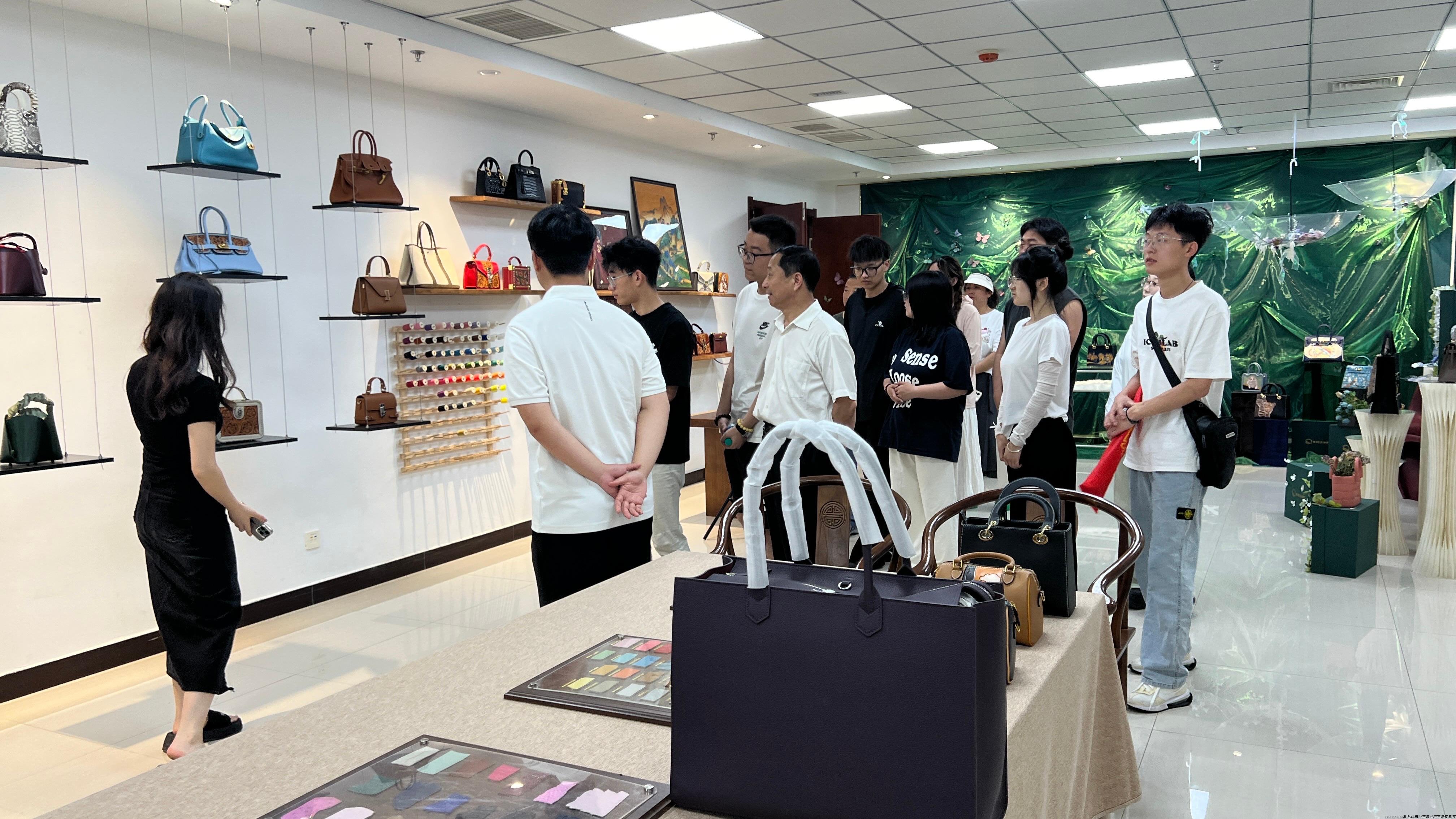 3BE3CBE9-0A68-4590-A737-044AFAE95893-7265-00000115722DA97C.jpg 3BE3CBE9-0A68-4590-A737-044AFAE95893-7265-00000115722DA97C.jpg