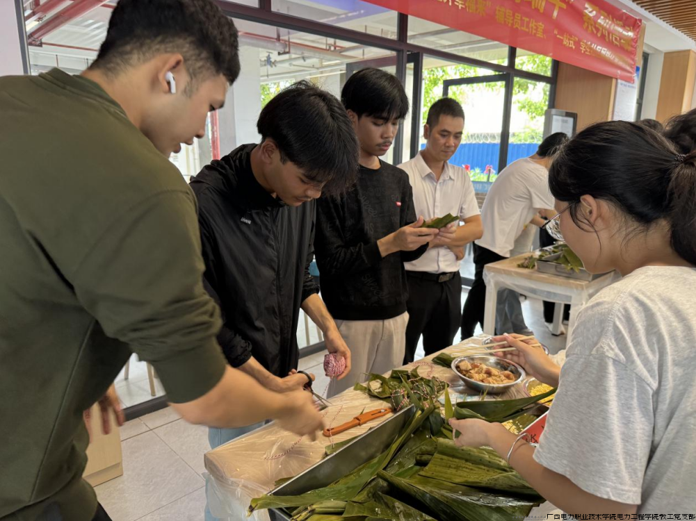 国际学生积极参与活动.png 国际学生积极参与活动.png
