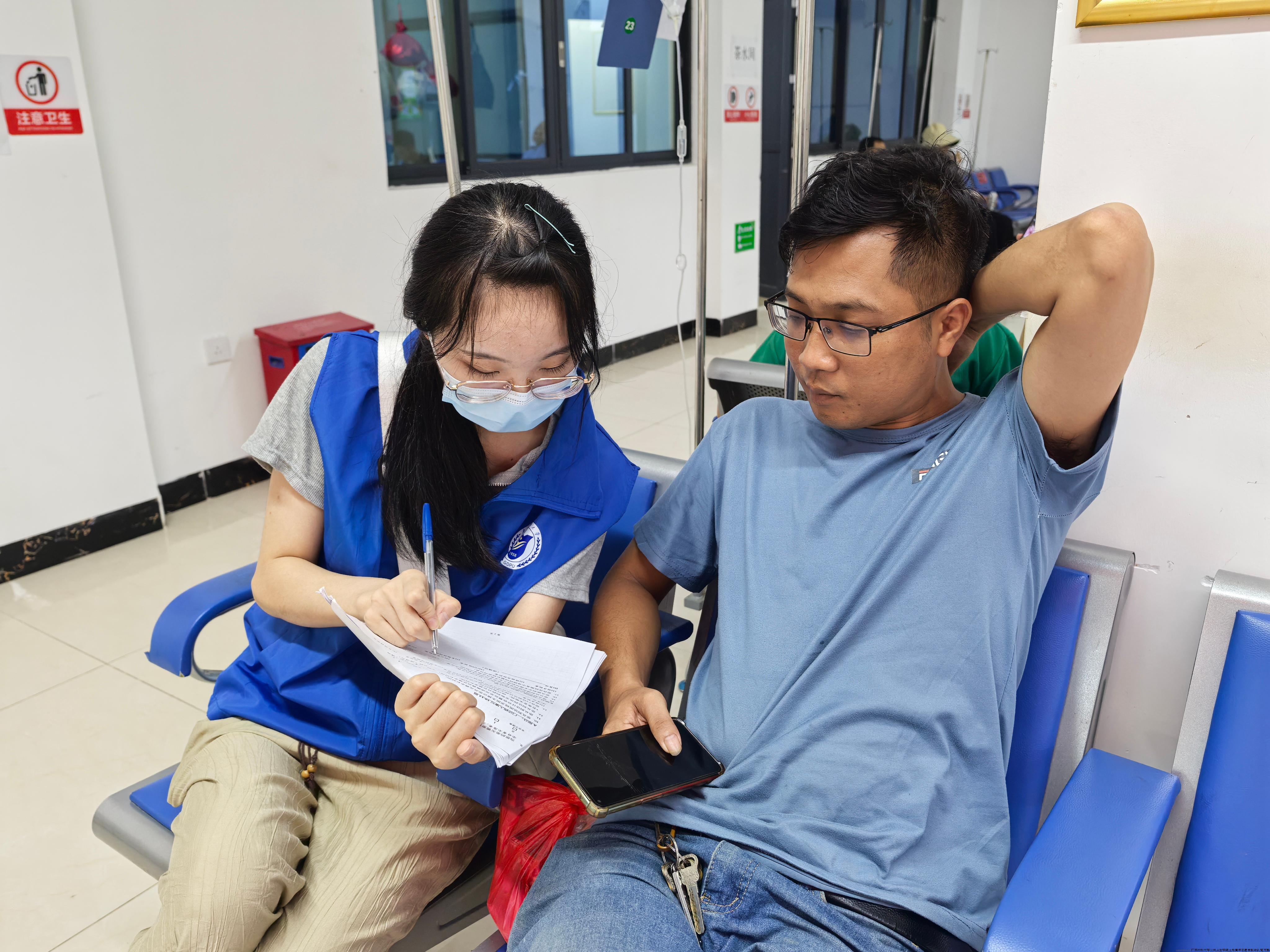 20“精益伴医”突击队的问卷调查现场4